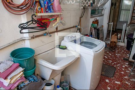 Casa à venda com 155m², 4 quartos e 2 vagasArea de serviço