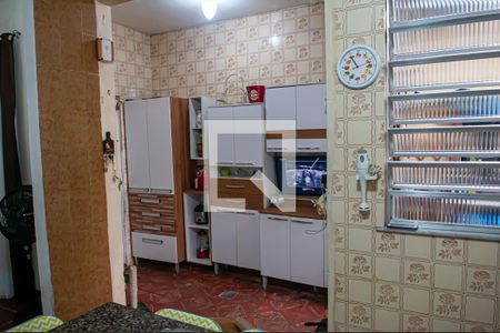 Casa à venda com 155m², 4 quartos e 2 vagascozinha