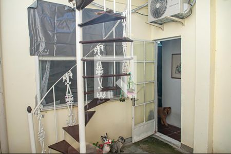 Casa à venda com 155m², 4 quartos e 2 vagasArea interna