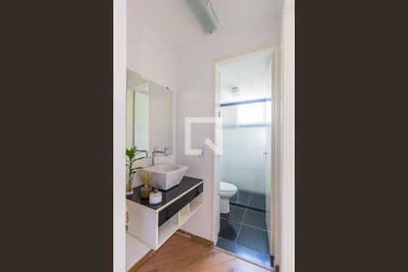 Apartamento à venda com 55m², 2 quartos e 1 vaga Apartamento à venda com 55m², 2 quartos e 1 vagaBanheiro