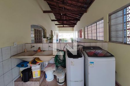 Casa à venda com 100m², 3 quartos e 2 vagasÁrea de Serviço