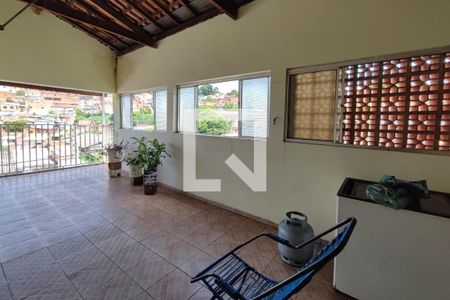 Casa à venda com 100m², 3 quartos e 2 vagasQuintal