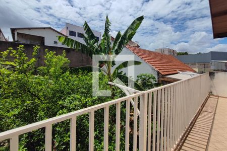 Casa à venda com 100m², 3 quartos e 2 vagasCorredor