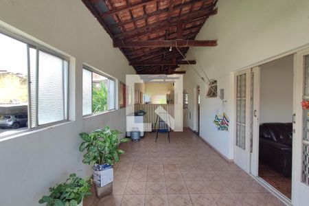 Casa à venda com 100m², 3 quartos e 2 vagasQuintal