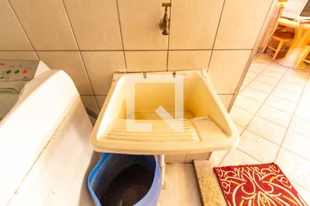 Casa à venda com 232m², 3 quartos e 3 vagas Casa à venda com 232m², 3 quartos e 3 vagasÁrea de serviço