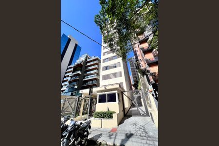 Apartamento à venda com 187m², 3 quartos e 2 vagasFachada