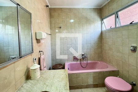 Apartamento à venda com 187m², 3 quartos e 2 vagasBanheiro da Suíte