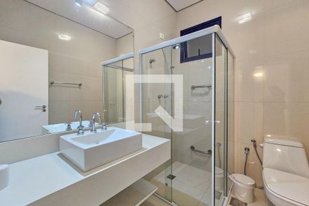 Apartamento para alugar com 189m², 3 quartos e sem vaga Apartamento para alugar com 189m², 3 quartos e sem vagaBanheiro da suíte 2