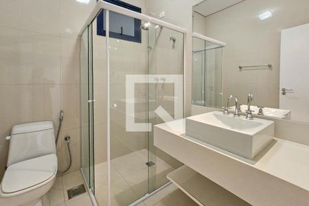 Apartamento para alugar com 189m², 3 quartos e sem vaga Apartamento para alugar com 189m², 3 quartos e sem vagaBanheiro da suíte 3