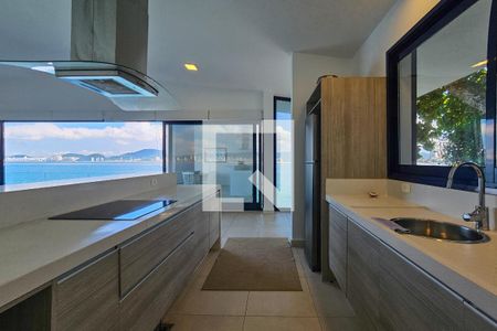 Apartamento para alugar com 189m², 3 quartos e sem vaga Apartamento para alugar com 189m², 3 quartos e sem vagaCozinha