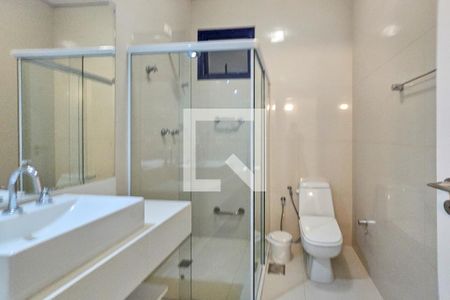 Apartamento para alugar com 189m², 3 quartos e sem vaga Apartamento para alugar com 189m², 3 quartos e sem vagaBanheiro da suíte 2