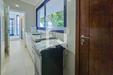 Apartamento para alugar com 189m², 3 quartos e sem vaga Apartamento para alugar com 189m², 3 quartos e sem vagaÁrea de serviço