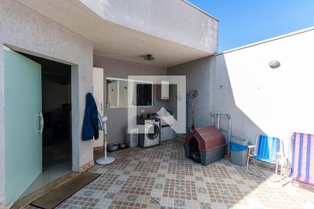 Casa à venda com 228m², 4 quartos e 5 vagas Casa à venda com 228m², 4 quartos e 5 vagasLavanderia
