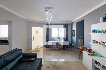 Casa à venda com 228m², 4 quartos e 5 vagas Casa à venda com 228m², 4 quartos e 5 vagasCasa 2 - Sala