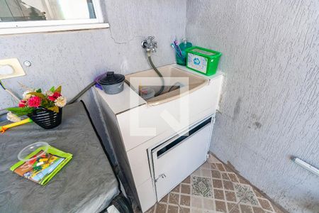 Casa à venda com 228m², 4 quartos e 5 vagas Casa à venda com 228m², 4 quartos e 5 vagasLavanderia