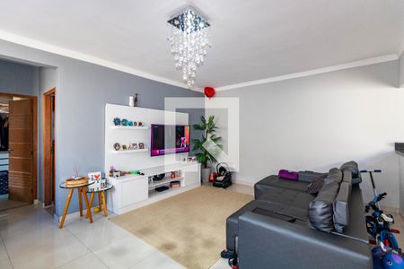 Casa à venda com 228m², 4 quartos e 5 vagas Casa à venda com 228m², 4 quartos e 5 vagasCasa 2 - Sala