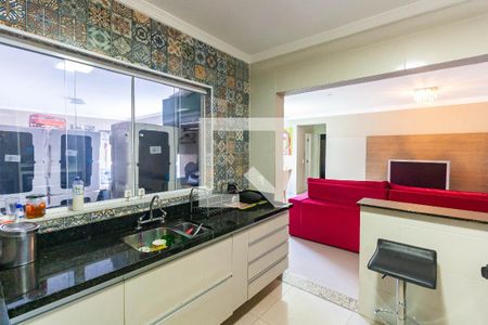 Casa à venda com 228m², 4 quartos e 5 vagas Casa à venda com 228m², 4 quartos e 5 vagasCozinha