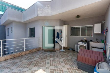Casa à venda com 228m², 4 quartos e 5 vagas Casa à venda com 228m², 4 quartos e 5 vagasLavanderia