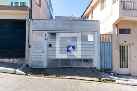 Casa à venda com 228m², 4 quartos e 5 vagas Casa à venda com 228m², 4 quartos e 5 vagasFachada