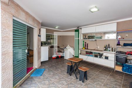 Casa à venda com 228m², 4 quartos e 5 vagas Casa à venda com 228m², 4 quartos e 5 vagasLavanderia 2