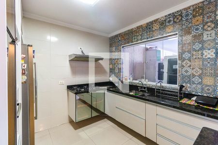 Casa à venda com 228m², 4 quartos e 5 vagas Casa à venda com 228m², 4 quartos e 5 vagasCozinha