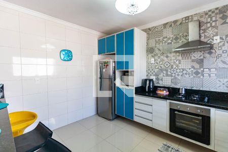Casa à venda com 228m², 4 quartos e 5 vagas Casa à venda com 228m², 4 quartos e 5 vagasCasa 2 - Cozinha