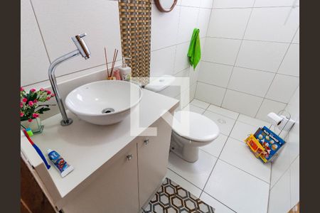 Casa à venda com 228m², 4 quartos e 5 vagas Casa à venda com 228m², 4 quartos e 5 vagasCasa 2 - Banheiro