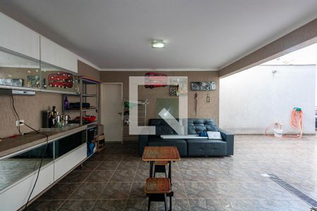 Casa à venda com 228m², 4 quartos e 5 vagas Casa à venda com 228m², 4 quartos e 5 vagasLavanderia 2