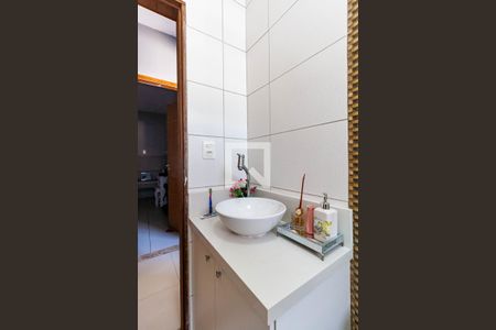 Casa à venda com 228m², 4 quartos e 5 vagas Casa à venda com 228m², 4 quartos e 5 vagasCasa 2 - Banheiro