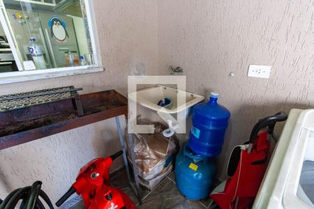 Casa à venda com 228m², 4 quartos e 5 vagas Casa à venda com 228m², 4 quartos e 5 vagasLavanderia 2