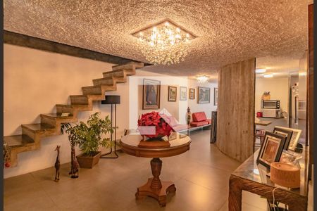 Sala de casa à venda com 4 quartos, 290m² em Planalto Paulista, São Paulo