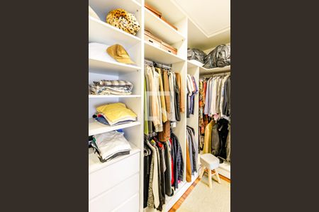 Casa à venda com 310m², 5 quartos e 2 vagasSuíte 4