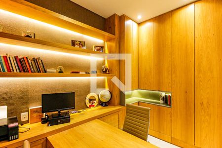 Casa à venda com 310m², 5 quartos e 2 vagasEscritório