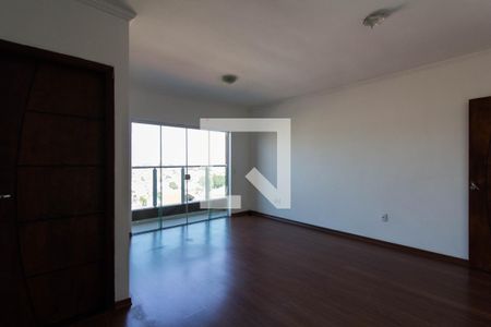Casa para alugar com 300m², 3 quartos e 4 vagas Casa para alugar com 300m², 3 quartos e 4 vagasSuíte 2