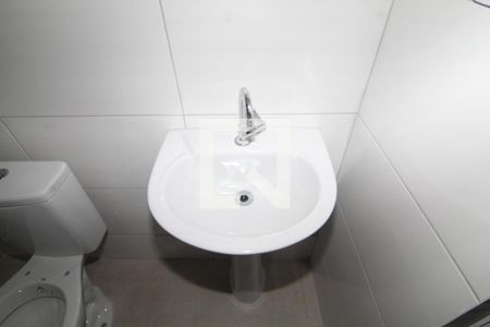 Apartamento para alugar com 55m², 2 quartos e sem vagaBanheiro