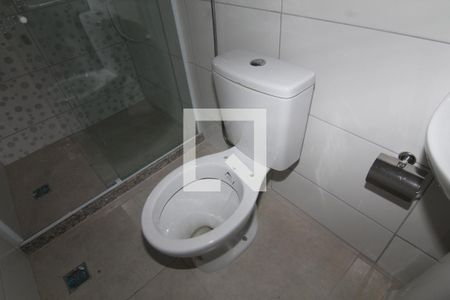 Apartamento para alugar com 55m², 2 quartos e sem vagaBanheiro
