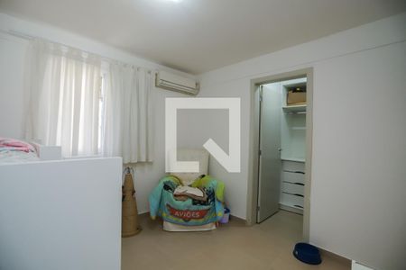 Casa à venda com 220m², 3 quartos e 6 vagasQuarto 3 -Suite