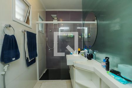 Casa à venda com 220m², 3 quartos e 6 vagasBanheiro do Quarto 2