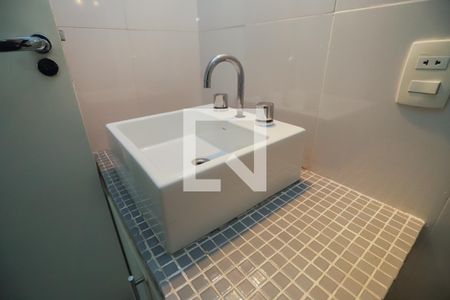 Casa à venda com 220m², 3 quartos e 6 vagasBanheiro do Quarto 3