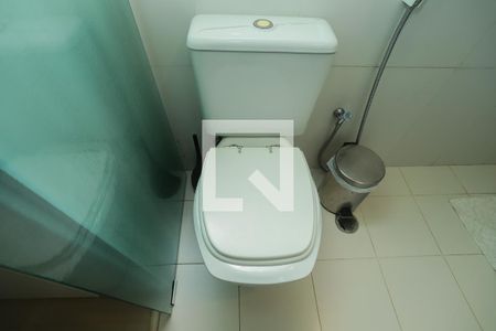 Casa à venda com 220m², 3 quartos e 6 vagasBanheiro do Quarto 2