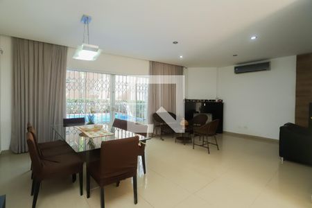 Sala de casa à venda com 3 quartos, 220m² em Alto da Lapa, São Paulo