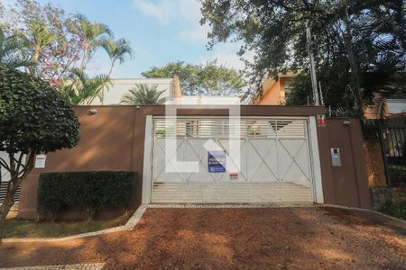 Casa à venda com 220m², 3 quartos e 6 vagasFachada