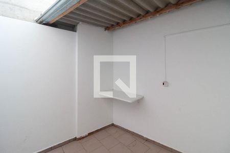 Casa à venda com 50m², 2 quartos e sem vagaQuintal e área de serviço