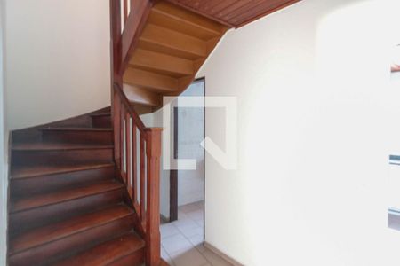 Casa à venda com 50m², 2 quartos e sem vagaEscada