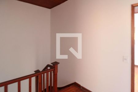 Casa à venda com 50m², 2 quartos e sem vagaEscada