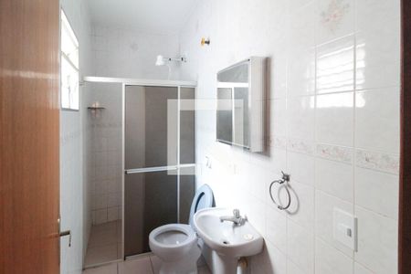 Casa à venda com 50m², 2 quartos e sem vagaBanheiro do quarto 1