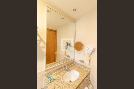 Banheiro de kitnet/studio para alugar com 1 quarto, 29m² em Jardim Paulista, São Paulo