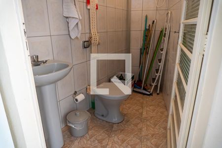 Casa à venda com 242m², 3 quartos e 3 vagasBanheiro de Serviço