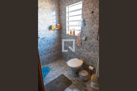 Casa à venda com 242m², 3 quartos e 3 vagasBanheiro