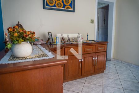 Casa à venda com 242m², 3 quartos e 3 vagasSala